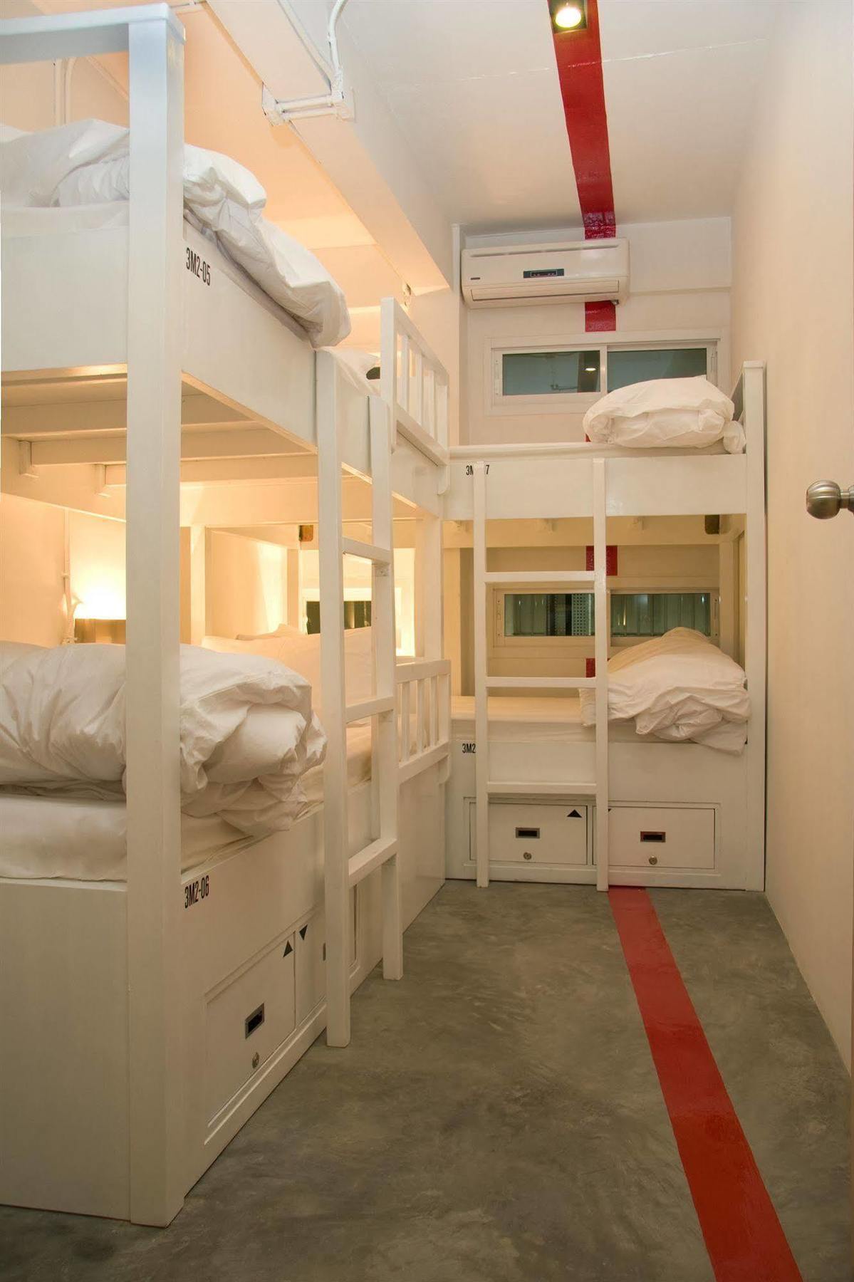 Hq Hostel Silom Bangkok Ngoại thất bức ảnh