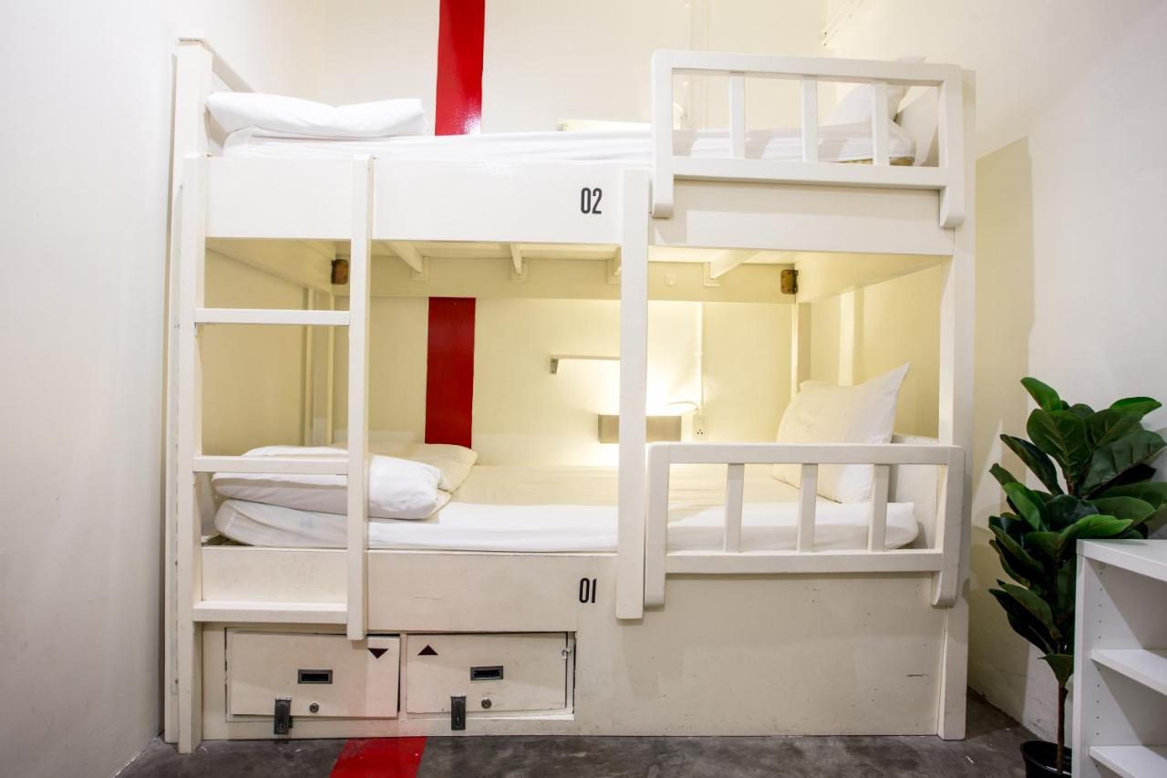 Hq Hostel Silom Bangkok Ngoại thất bức ảnh