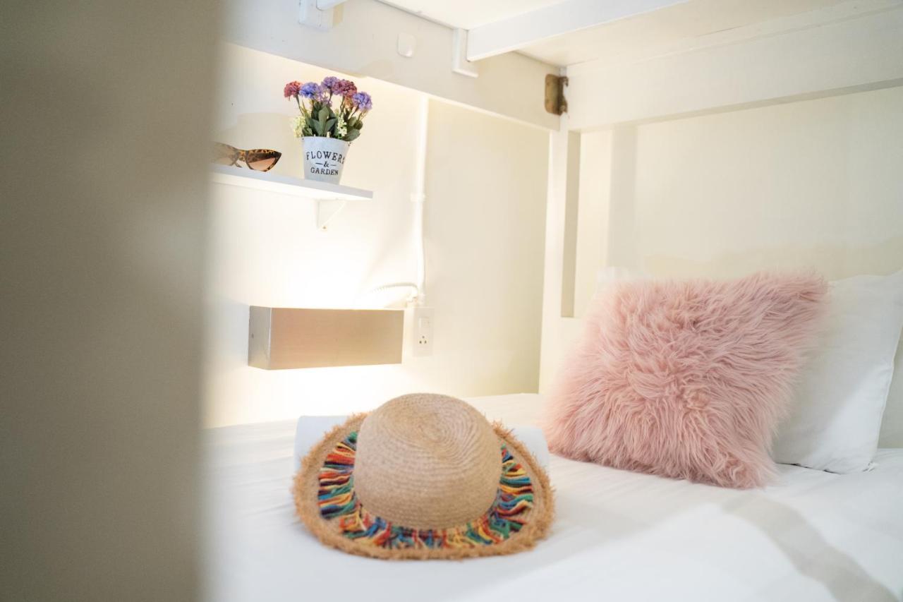 Hq Hostel Silom Bangkok Ngoại thất bức ảnh