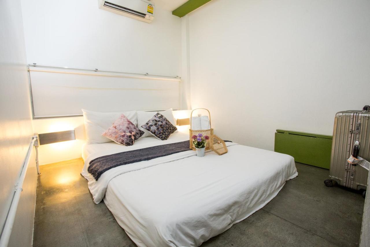 Hq Hostel Silom Bangkok Ngoại thất bức ảnh