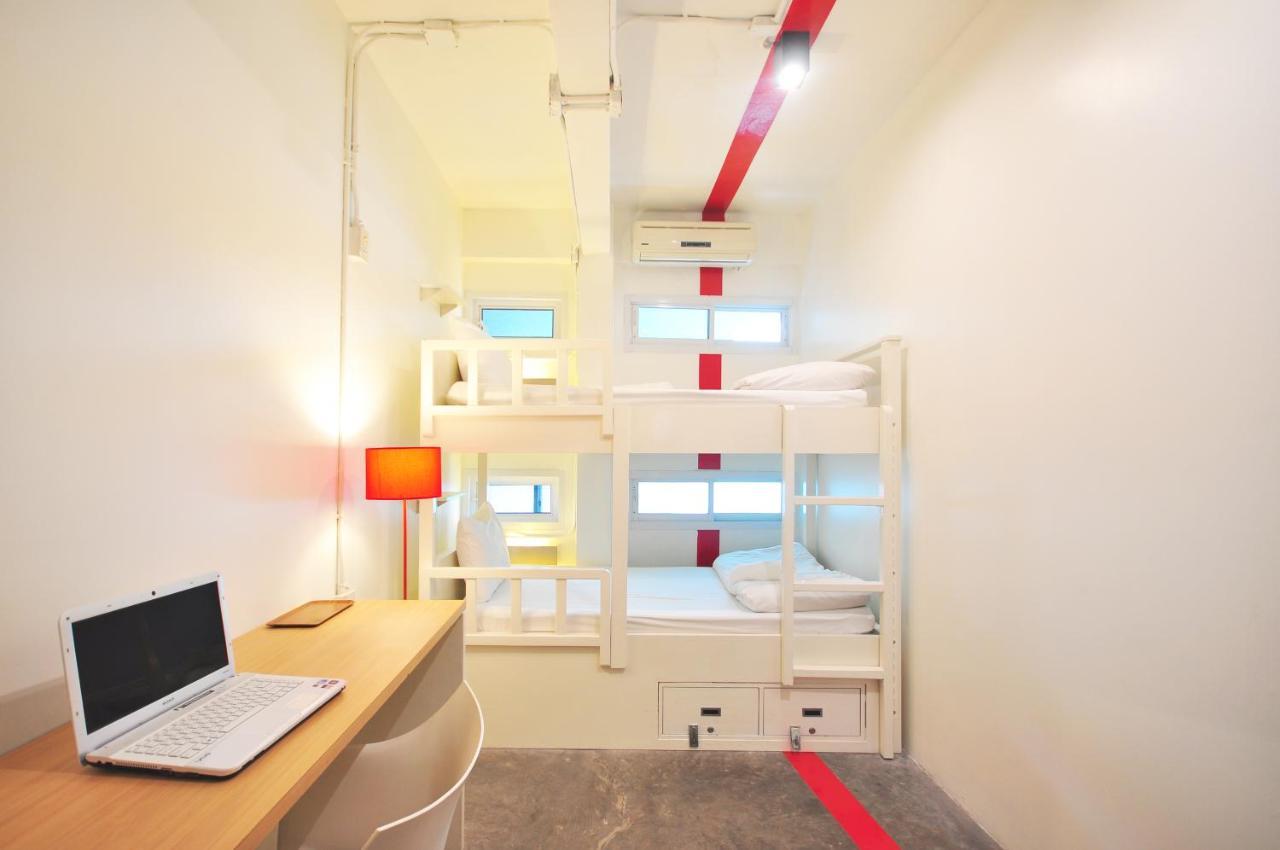 Hq Hostel Silom Bangkok Ngoại thất bức ảnh